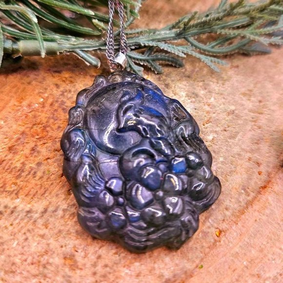 Beautiful Nature Labradorite Nine Tails Fox Cherry Blossom Pendant Necklace - Picture 10 of 10